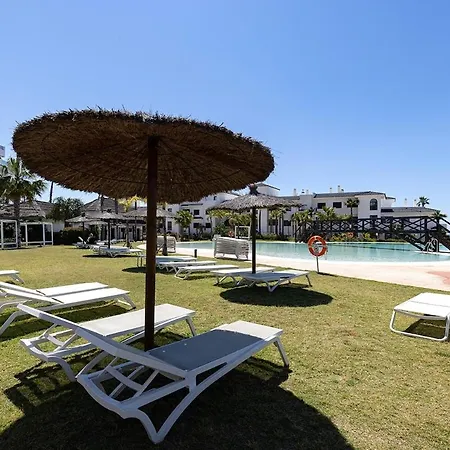 Apartament Chic Penthouse With Scenic Views At Hills! Estepona