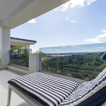 Chic Penthouse With Scenic Views At Hills! Apartament Estepona