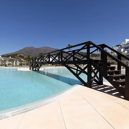 Apartament Chic Penthouse With Scenic Views At Hills!