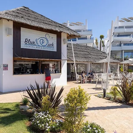 Chic Penthouse With Scenic Views At Hills! *