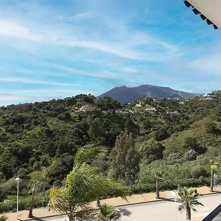 Chic Penthouse With Scenic Views At Hills! Apartamento