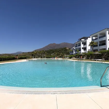Chic Penthouse With Scenic Views At Hills! Estepona