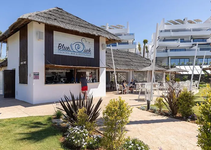 Chic Penthouse With Scenic Views At Hills! *