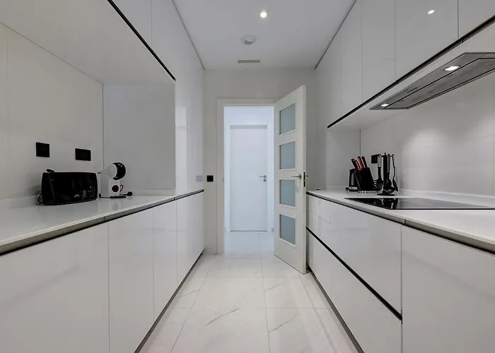 Apartman Chic Penthouse With Scenic Views At Hills! *