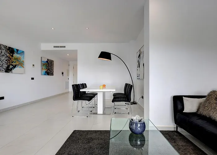 Apartman Chic Penthouse With Scenic Views At Hills! *