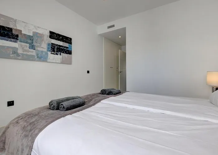 Chic Penthouse With Scenic Views At Hills! * Estepona