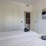 Chic Penthouse With Scenic Views At Hills! Apartment