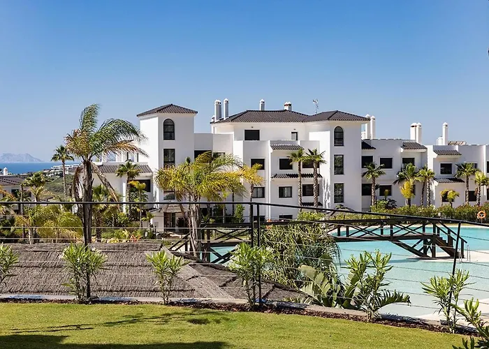 Chic Penthouse With Scenic Views At Hills!